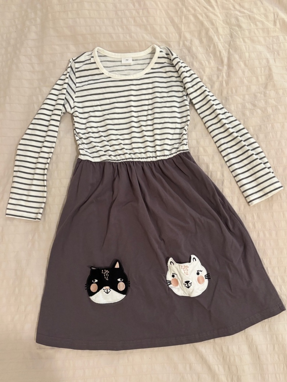 Soft Cotton Girls dress with cute kitten pockets - Size 7